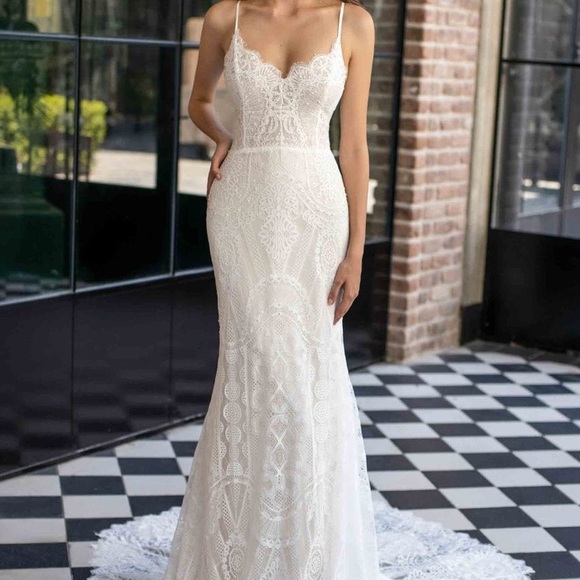 NWT Never Worn Rish Bridal Dress - Picture 1 of 5